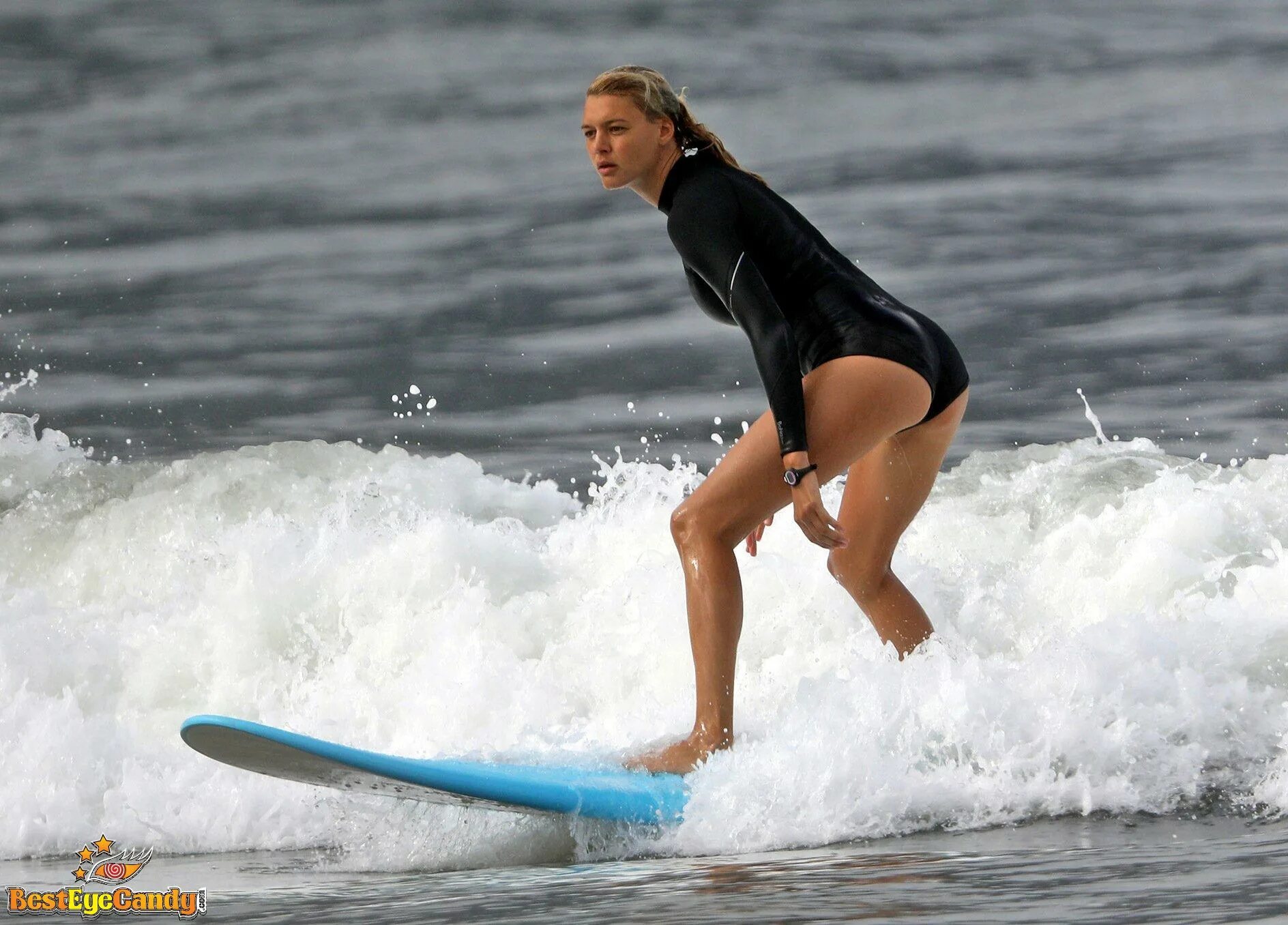 Kelly Rohrbach underwear in Bhivandi