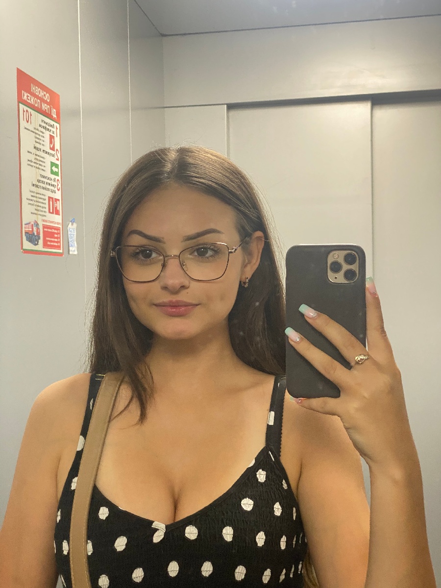 Sexy model Stacy in Bhivandi